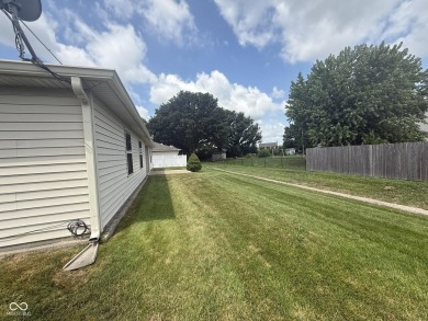 WHISPERING PONDS - This open concept 1,126 square foot duplex