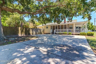 Welcome home! This beautiful property sits on 4 lots and is only - photo 3