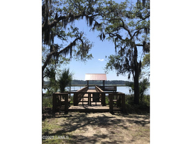 Distant Island is one of Beaufort's finest waterfront - photo 4