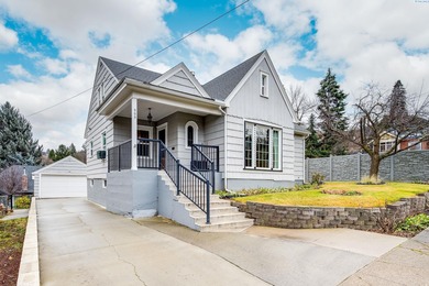 (private lake, pond, coastal) Home Sale Pending in Colfax Washington