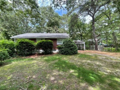 Wildwood Lake Home Sale Pending in Riverhead New York