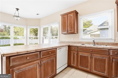 Welcome to this beautifully maintained all-brick residence - photo 14
