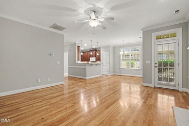 Beautiful brick ranch with custom moldings, tray ceilings, and a - photo 15