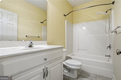Welcome to this beautifully maintained all-brick residence - photo 25