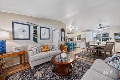 Welcome home to this spacious and well-maintained 3-bedroom - photo 5