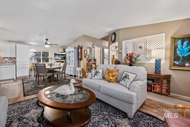 Welcome home to this spacious and well-maintained 3-bedroom - photo 6