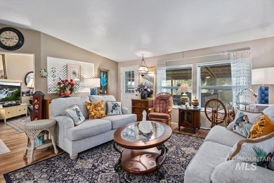 Welcome home to this spacious and well-maintained 3-bedroom - photo 7