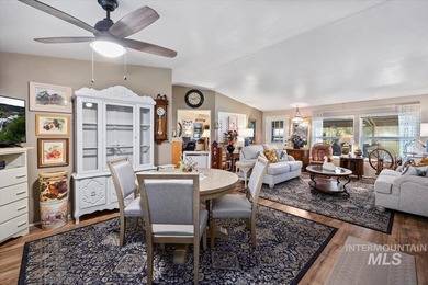 Welcome home to this spacious and well-maintained 3-bedroom - photo 10