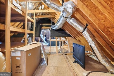 Welcome to this beautifully maintained all-brick residence - photo 32