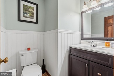 Move right into this beautifully updated 4-bedroom, 2.5-bath - photo 36