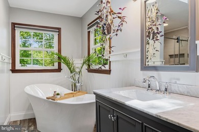 Move right into this beautifully updated 4-bedroom, 2.5-bath - photo 39