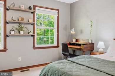 Move right into this beautifully updated 4-bedroom, 2.5-bath - photo 45