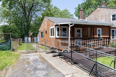 This 4 unit investment property offers strong income potential - photo 3