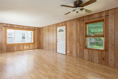 This 4 unit investment property offers strong income potential - photo 8