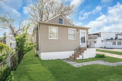 Great starter house! Make this home your own! Located close to - photo 2