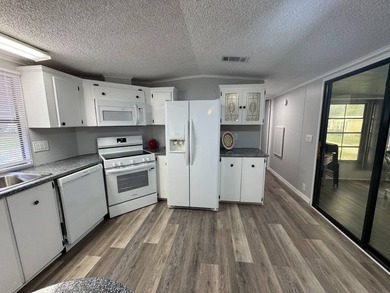 Totally renovated 2-bedroom/2-bath home just waiting for you in - photo 14