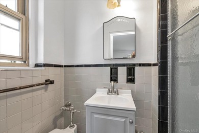 Expansive 2-bedroom, 2-bath pre-war co-op at the Beechhaven in - photo 11
