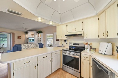 Charming 2 Bedroom, 2 Bath Home on Canal to Lake June - Placid - photo 14