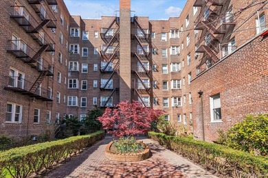 Expansive 2-bedroom, 2-bath pre-war co-op at the Beechhaven in - photo 15