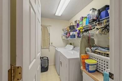 Charming 2 Bedroom, 2 Bath Home on Canal to Lake June - Placid - photo 23