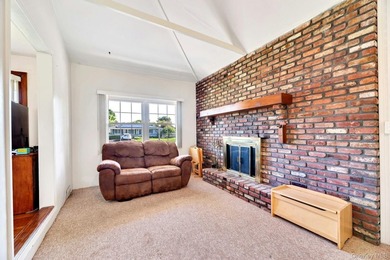 Welcome to 7 Applewood Road located in the Smithtown School - photo 8