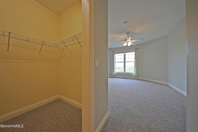 Beautiful townhouse located in the Pines at Bousquet with - photo 31