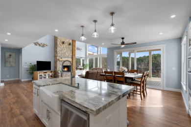 Stunning Lake Keowee Waterfront Retreat - photo 7