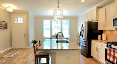 Gorgeously upgraded 3-bedroom townhome offering the perfect - photo 11