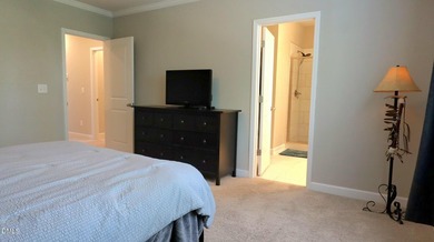 Gorgeously upgraded 3-bedroom townhome offering the perfect - photo 26