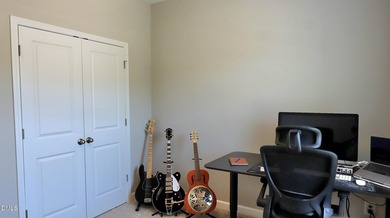 Gorgeously upgraded 3-bedroom townhome offering the perfect - photo 34