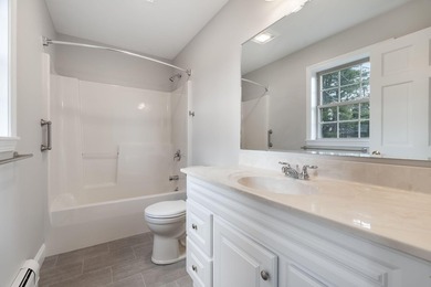 Located in the heart of Midcoast Maine and within walking - photo 36