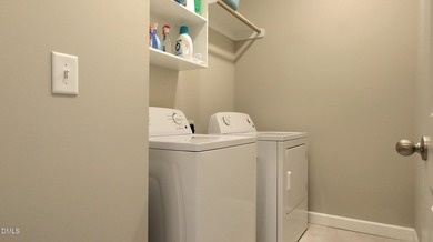 Gorgeously upgraded 3-bedroom townhome offering the perfect - photo 40