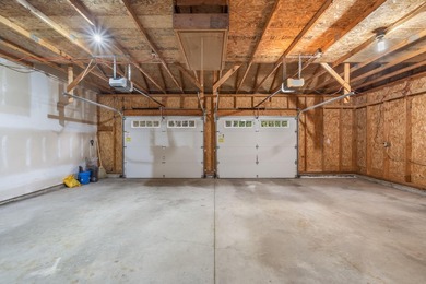 Located in the heart of Midcoast Maine and within walking - photo 41