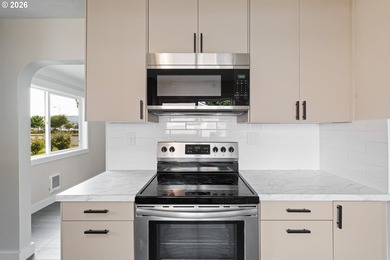 Lovingly cared for home is now available. Property has been - photo 5