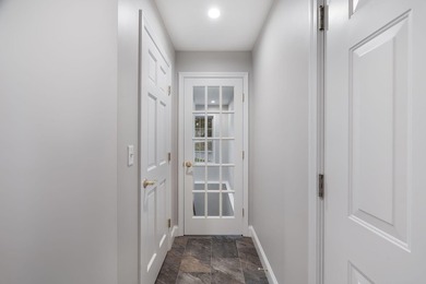 Located in the heart of Midcoast Maine and within walking - photo 49
