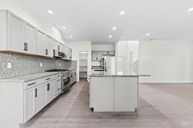 Welcome to this beautifully crafted North Fork Custom Homes - photo 10