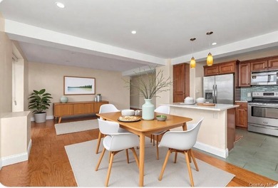 Beautifully updated first-floor two-bedroom two-bath Gated condo - photo 2