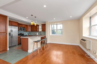 Beautifully updated first-floor two-bedroom two-bath Gated condo - photo 5