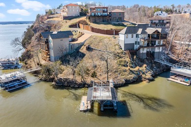 Fantastic waterfront lot with big water view. Large covered boat - photo 4