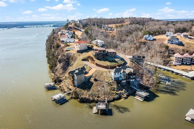 Fantastic waterfront lot with big water view. Large covered boat - photo 5