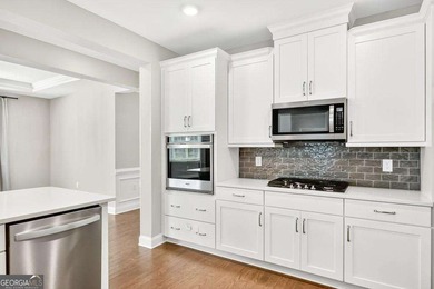 Welcome to The Orchards of Central Park, a sought-after 55+ - photo 6