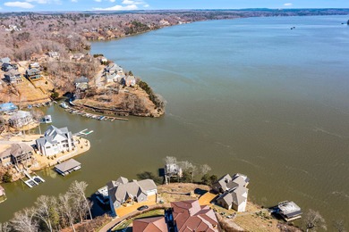 Fantastic waterfront lot with big water view. Large covered boat - photo 6
