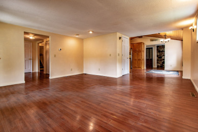 Affordable 3 Bed 2 Bath Year Round Lake Getaway! - photo 8