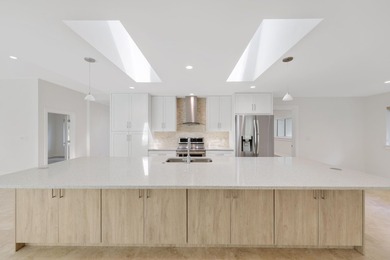 Completely rebuilt and enlarged in 2021, this exceptional modern - photo 12