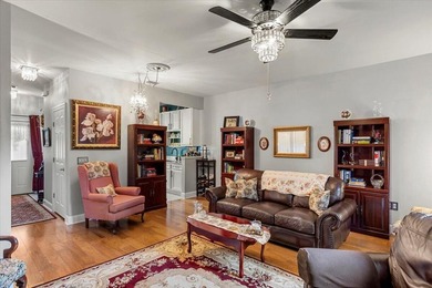 Beautifully updated townhome in the heart of Freeport. This - photo 9