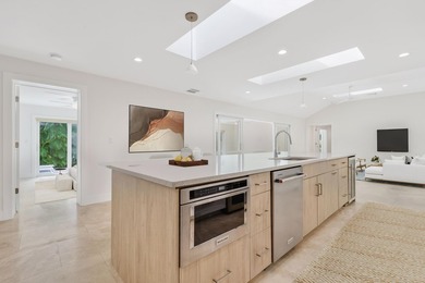 Completely rebuilt and enlarged in 2021, this exceptional modern - photo 22