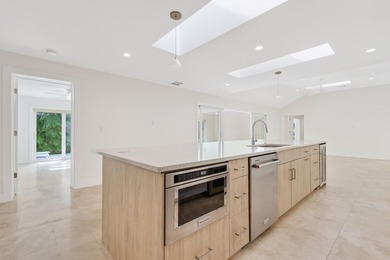 Completely rebuilt and enlarged in 2021, this exceptional modern - photo 23