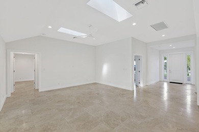 Completely rebuilt and enlarged in 2021, this exceptional modern - photo 31