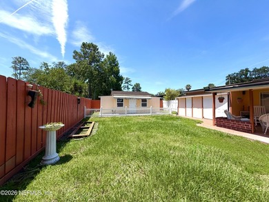 Exceptional opportunity to own a versatile 3-bedroom, 3-bath - photo 35