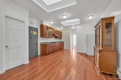 Prime mixed-use investment opportunity located on busy 7th - photo 8